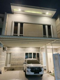 Dijual Rumah 2 Lantai di Jl Sutorejo Utara Surabaya Timur