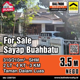 Jual Rumah Nyaman Taman dalam Luas di Sayap Buah