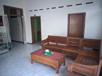 Losmen kota wisata batu(Madewo apples)