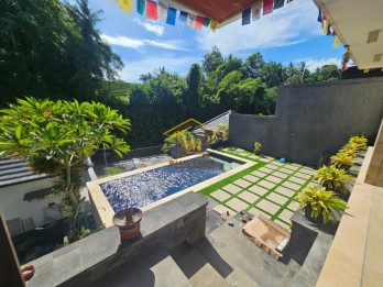 PEMANDANGAN SPEKTAKULER! DIJUAL VILLA MEWAH DEKAT