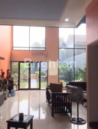 RUMAH LUAS DEKAT STASIUN LRT JATIBENING.bekasi