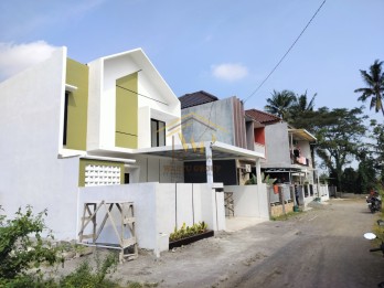 RUMAH MURAH 2 LANTAI 900 JUTAAN LEGALITAS LENGKAP