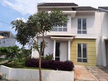 Rumah 2 Lantai Dijual di Paramount Land Gading