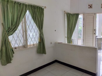 Rumah Cluster Minimalis Taman Cihanjuang, Hook. Keamanan 24 Jam.