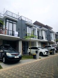 Rumah villa mewah di Parama Panderman Hills Kota