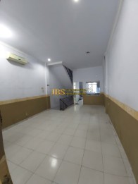 TURUN HARGA!! Dijual Ruko Hook Komplek Krakatau