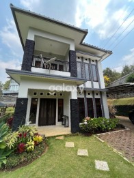 Villa Mewah Dengan Lingkungan Asri di Kota Batu