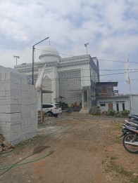 Villa Modern Desain Java Tropis Lokasi di Graha Cakraningati Batu