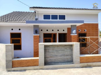 DIJUAL RUMAH BARU  SIAP HUNI DENGAN TANAH LUAS,