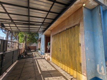 Di Jual Rumah dan Gudang di Jalan Granit Kumala Gresik