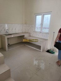 Jual Villa 3 Tingkat di Komplek Grand Ayahanda Jalan Sendok