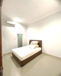 RUMAH SECOND TANAH LUAS 207M2, DEKAT KAMPUS UKRIM YOGYAKARTA