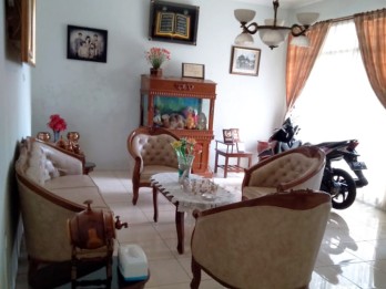 Rumah Asri Siap Huni 4 KT 3 KM kebun belakang di Cihanjuang Rahayu Cimahi