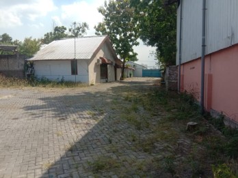 Rumah Bonus Gudang Toko Siap Untuk Usaha Potensial Di Kab Lamongan