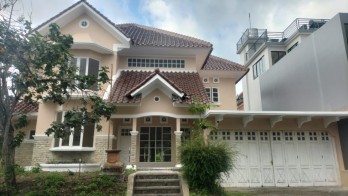 Rumah Hook 2 Lantai
