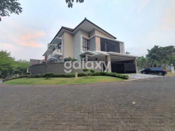 Rumah Mewah Full Furnish di Perumahan Elit Araya