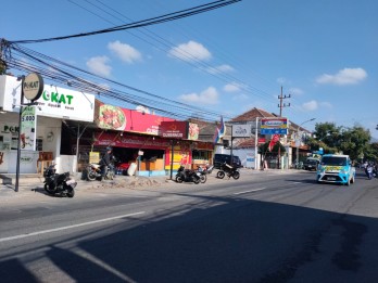 Rumah Poros Jalan Utama Cocok Untuk Bisnis Area Ruko Di Pusat Batu