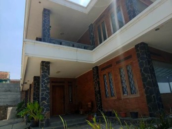 Rumah Villa 7 KT 6 KM view cantik di Bukit Raya
