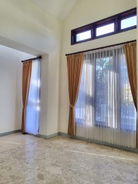 Sewa Rumah Murah di Villa Taman Gapura Surabaya Strategis