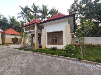TERLARIS DI BOROBUDUR VILLA LENGKAP DENGAN ISINYA