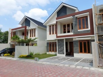 DIJUAL RUMAH DI SLEMAN DEKAT DENGAN PLAZA