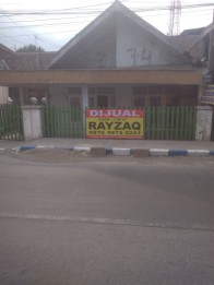 DIJUAL RUMAH DI TEPI JALAN KH.MANSYUR PASURUAN KOTA,JATIM