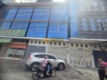 Dijual Ruko 3 Tingkat di Jalan KL. Yos Sudarso - Medan