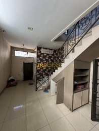 Dijual Ruko Gandeng di Jalan Pembangunan IV