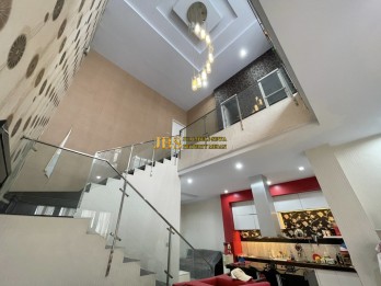 Dijual Villa 2 Tingkat di Komplek Citra Garden