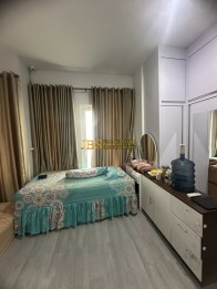 Dijual Cepat! Villa Full Furnished di Komplek