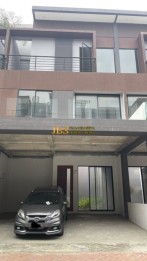 Dijual Villa di Komplek Givency One Medan Type