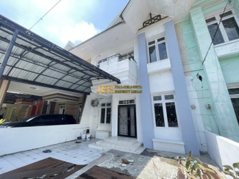 Disewakan Villa 2 Tingkat di Komplek Cemara Hijau