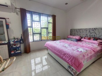 JUAL MURAH!! Villa 2 Tingkat di Komplek Mutiara