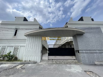 Jual Town House 2 Tingkat di Komplek Harmoni