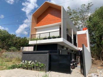 KOST EKSKLUSIF FULL FURNISHED DI NGAGLIK, 8 MENIT