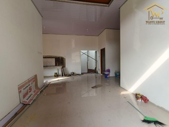 RUMAH CANTIK CARPORT BISA 2 MOBIL DI NGEMPLAK SLEMAN