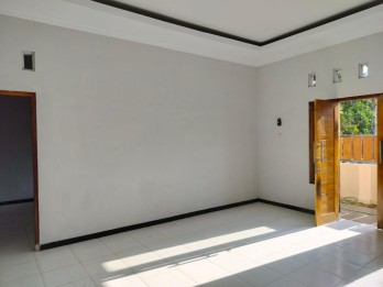 RUMAH CANTIK DEKAT RS BHAYANGKARA DI KALASAN, SLEMAN