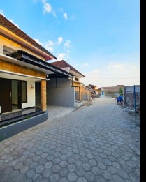 RUMAH CANTIK DESAIN MODERN DI NGEMPLAK SLEMAN