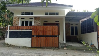 RUMAH CANTIK SIAP HUNI DEKAT LAPANGAN KASIHAN