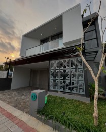 RUMAH MEWAH DI MLATI, 10 MENIT KE SLEMAN CITY