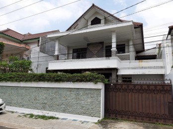 Rumah 2 lantai di jalan Bandahara malang