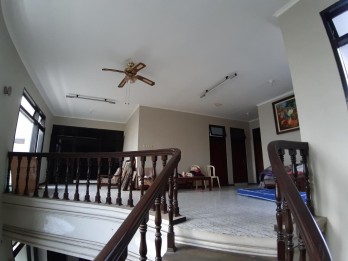 Rumah 2 lantai di jalan Bandahara malang
