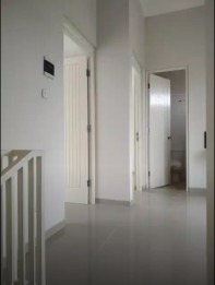 Rumah disewakan 2lantai di villa puncak tidar