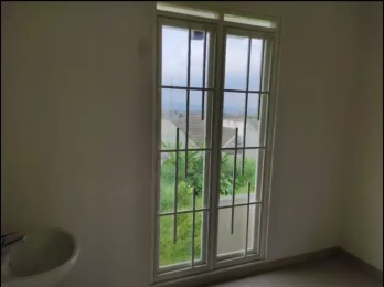 Rumah disewakan 2lantai di villa puncak tidar malang
