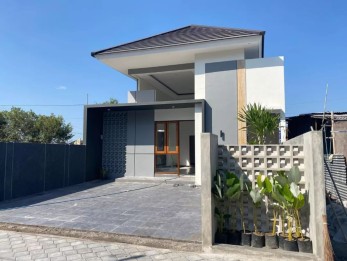 RUMAH DESAIN MEWAH, TANAH LUAS DI NGAGLIK, SLEMAN
