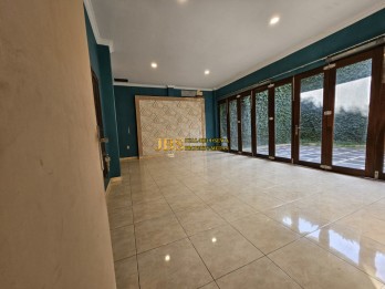 DIJUAL CEPAT BU!! Rumah Mewah di Komplek Griya Riatur Indah Jalan Krisan