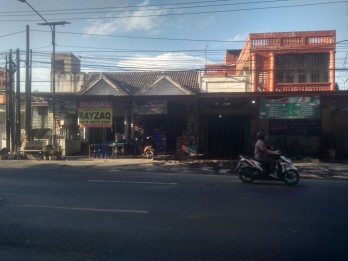 DIJUAL RUMAH 2LANTAI DI TEPI JALAN RAYA BAKALAN BANGIL,PASURUAN JATIM