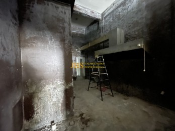 Dijual Ruko Gandeng 2 di Jalan Makmur - Adam Malik