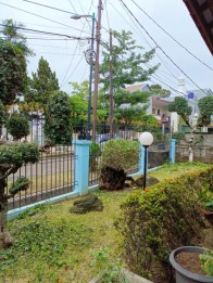 Dijual Rumah Lama Nyaman Jalan Loka Indah Jakarta Selatan