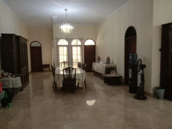 Dijual Rumah di Dekat Mall Harga NJOP Nego Sampai